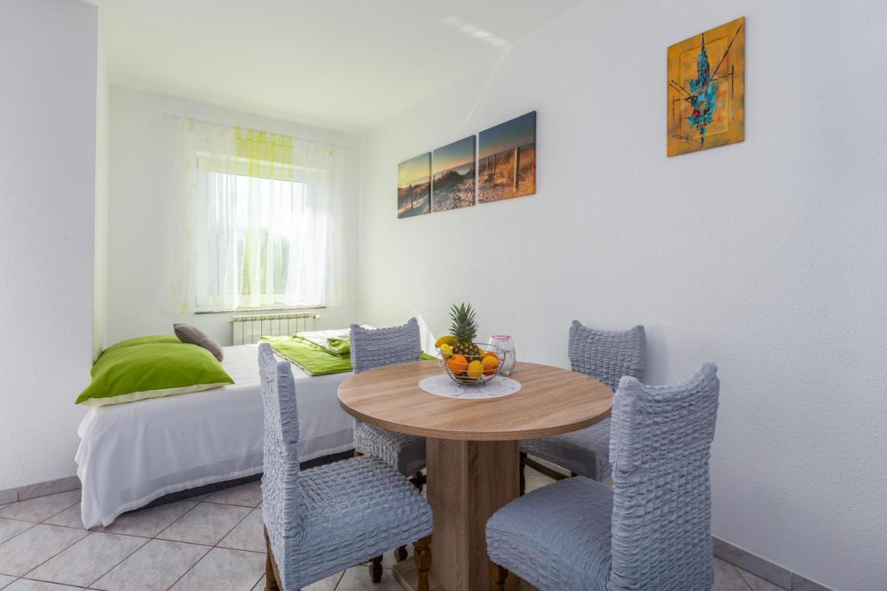 App Ruzica Finida Apartamento Umago Exterior foto